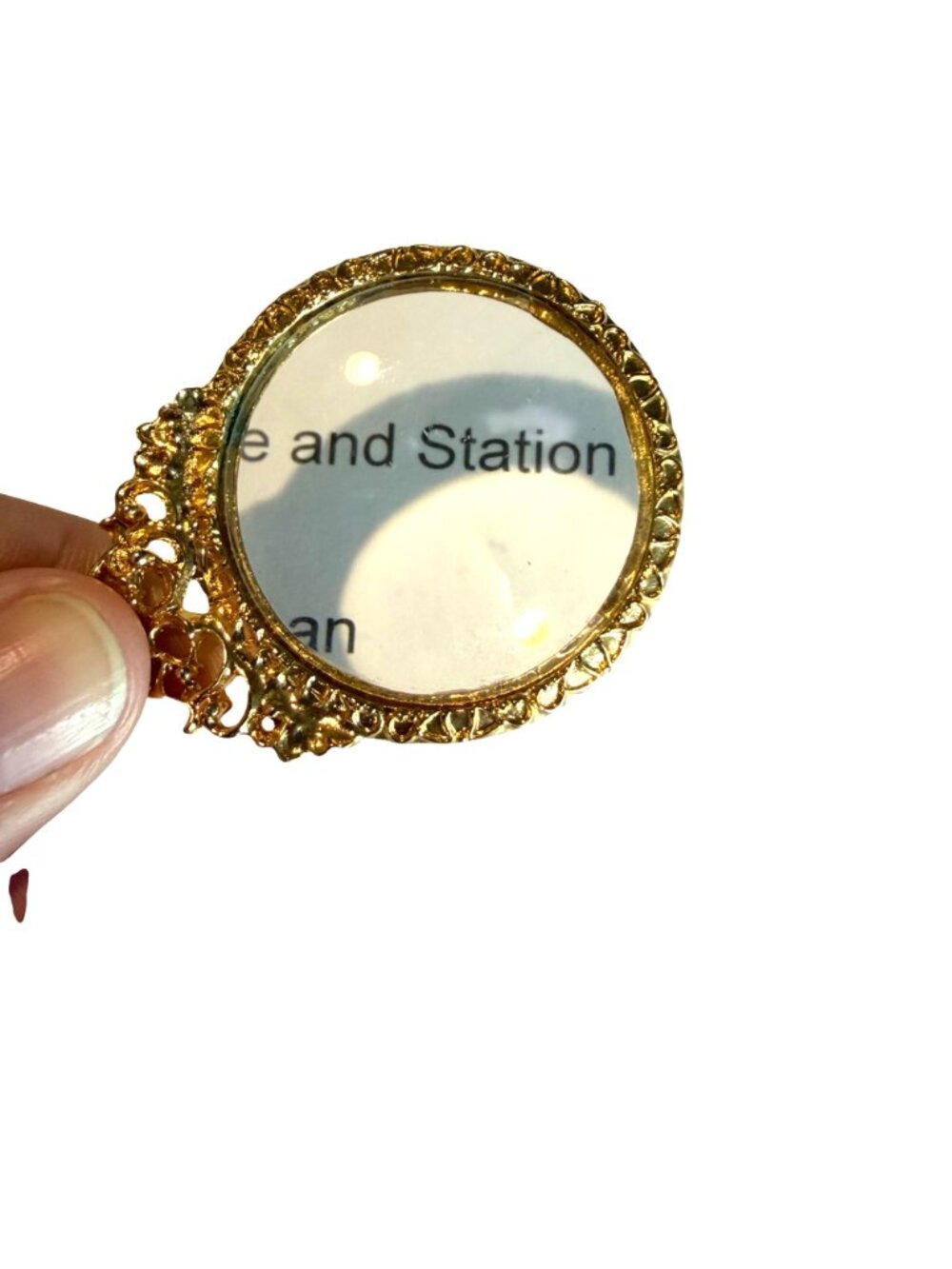 VTG Gold Handheld Magnifying Glass Pendant Ornate Frame Design Victorian Style - Picture 3 of 6